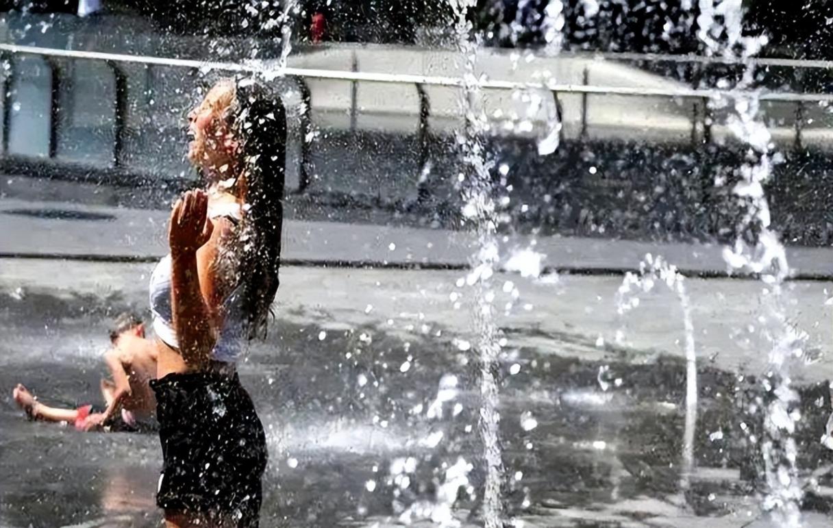 飆至46℃ 歐洲人在“烤箱”中自救