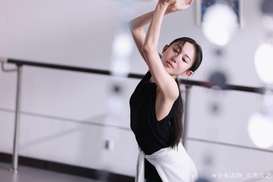 朱潔靜自曝患乳腺癌