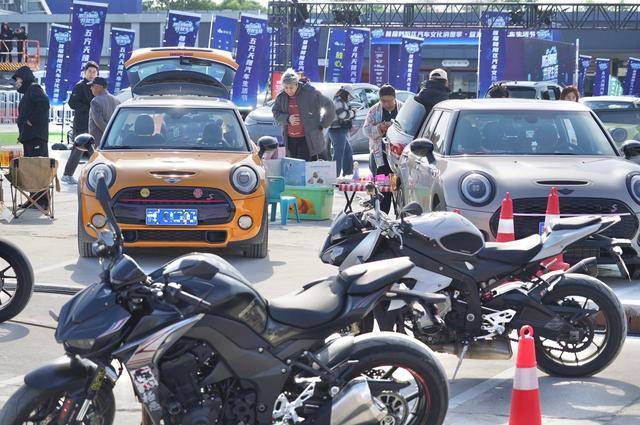 “雷神之錘”攀爬車亮相朝陽汽車消費(fèi)季