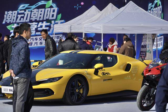 “雷神之錘”攀爬車亮相朝陽汽車消費(fèi)季