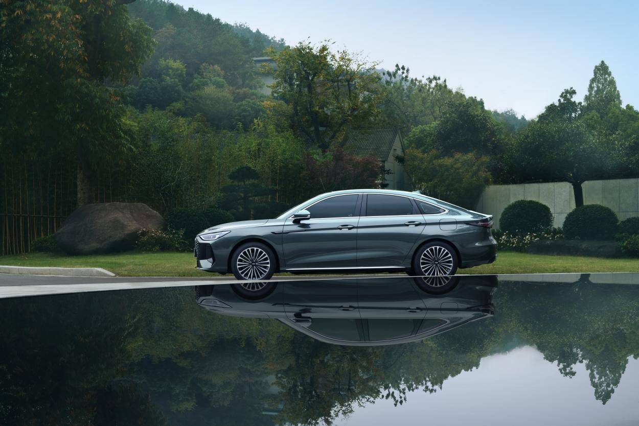 十萬級混動家轎選誰?風云A8L用實力給出標桿級答案