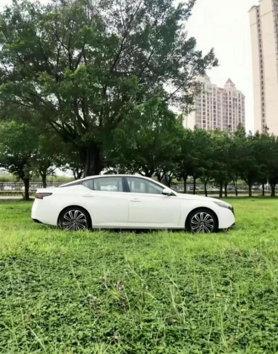 新款日產天籟來了!配華為鴻蒙座艙5,座椅帶腿托,大沙發變智能