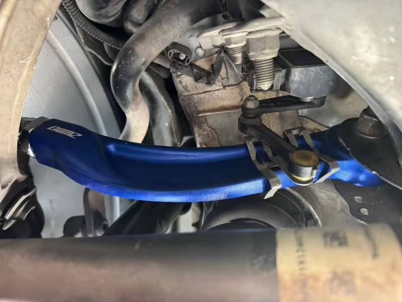 奔馳C63升級前后可調擺臂套件改裝案例