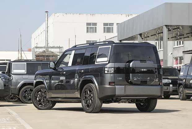 方程豹豹7雙色新車型正式交付,售價17.98萬元起