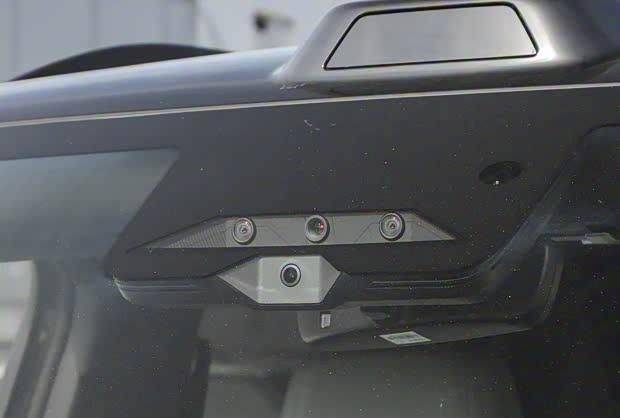 方程豹豹7雙色新車型正式交付,售價17.98萬元起