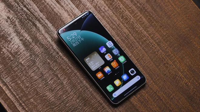 小米17 Ultra再次被確認(rèn):超級(jí)大底主攝+2億長(zhǎng)焦,春節(jié)前強(qiáng)勢(shì)登場(chǎng)