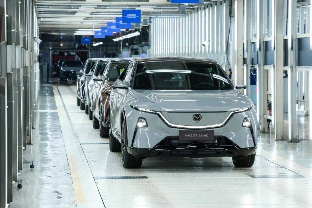 央視首秀汽車品牌發布會,長安馬自達EZ-60憑何獲“全球好車”權威認證?