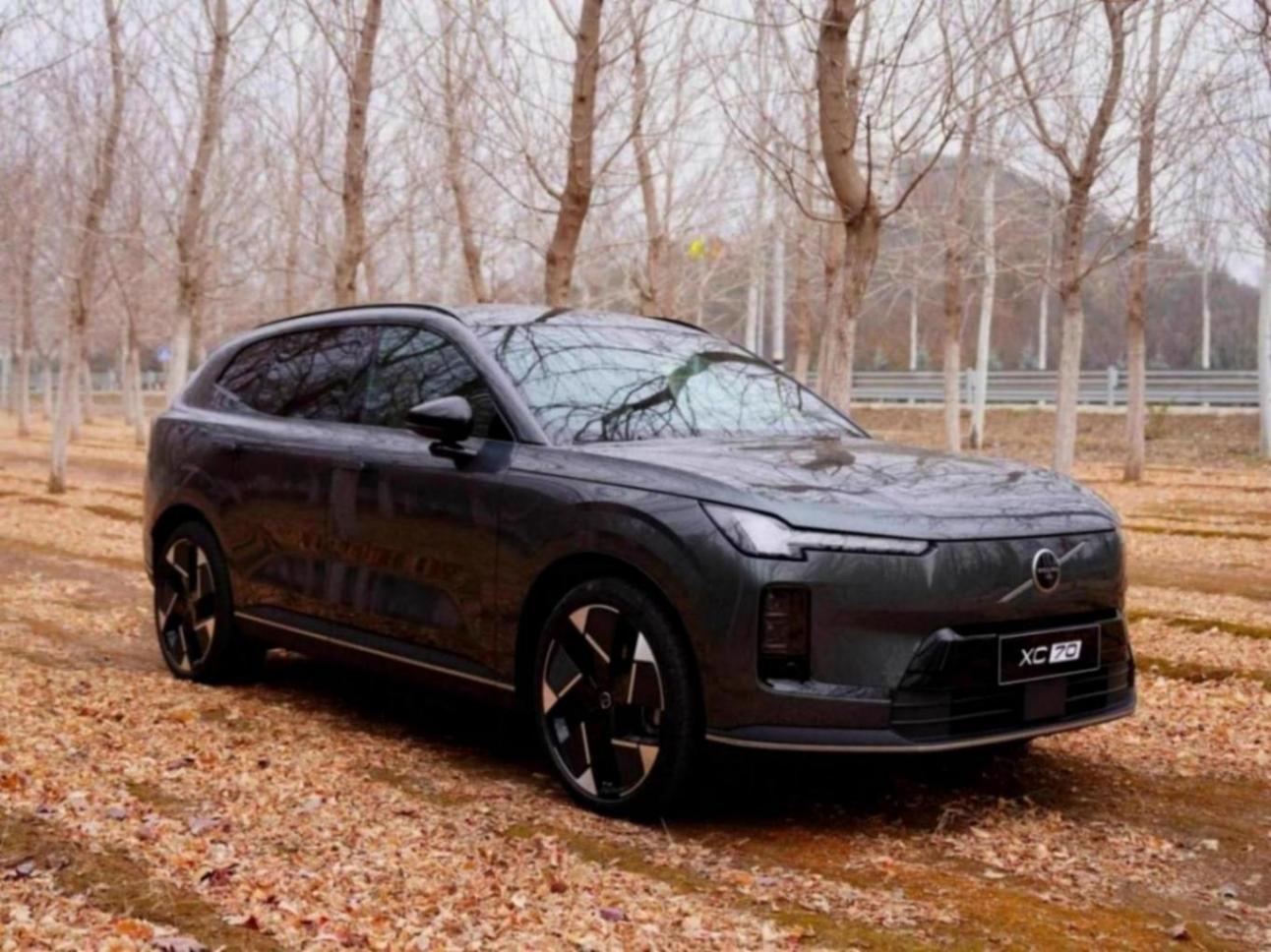 沒有競品的豪華插混SUV?!試駕沃爾沃XC70