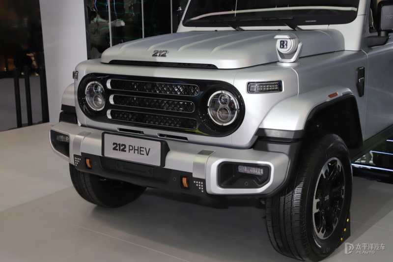 2025廣州車展:212混動版亮相 綜合續航超1千公里